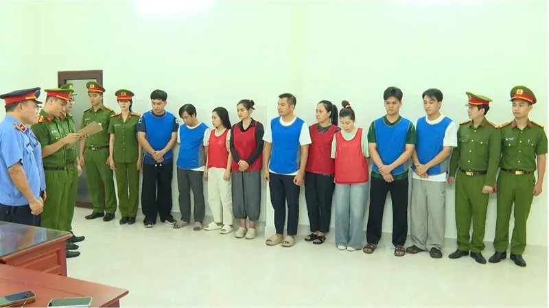 Khủng hoảng thị trường kim cương Việt: Còn bao nhiêu “cái tên” liên quan đường dây buôn lậu?