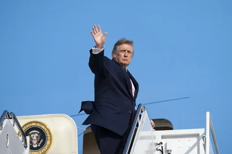 Tranh cãi luật đổi giờ, ông Trump đăng số điện thoại Thượng nghị sĩ Tom Cotton lên mạng