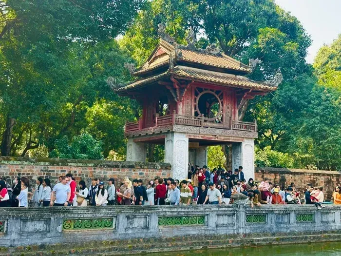 Chỉ trong 9 ng&agrave;y Tết B&iacute;nh Ngọ 2026, Việt Nam đ&oacute;n 14 triệu lượt kh&aacute;ch 