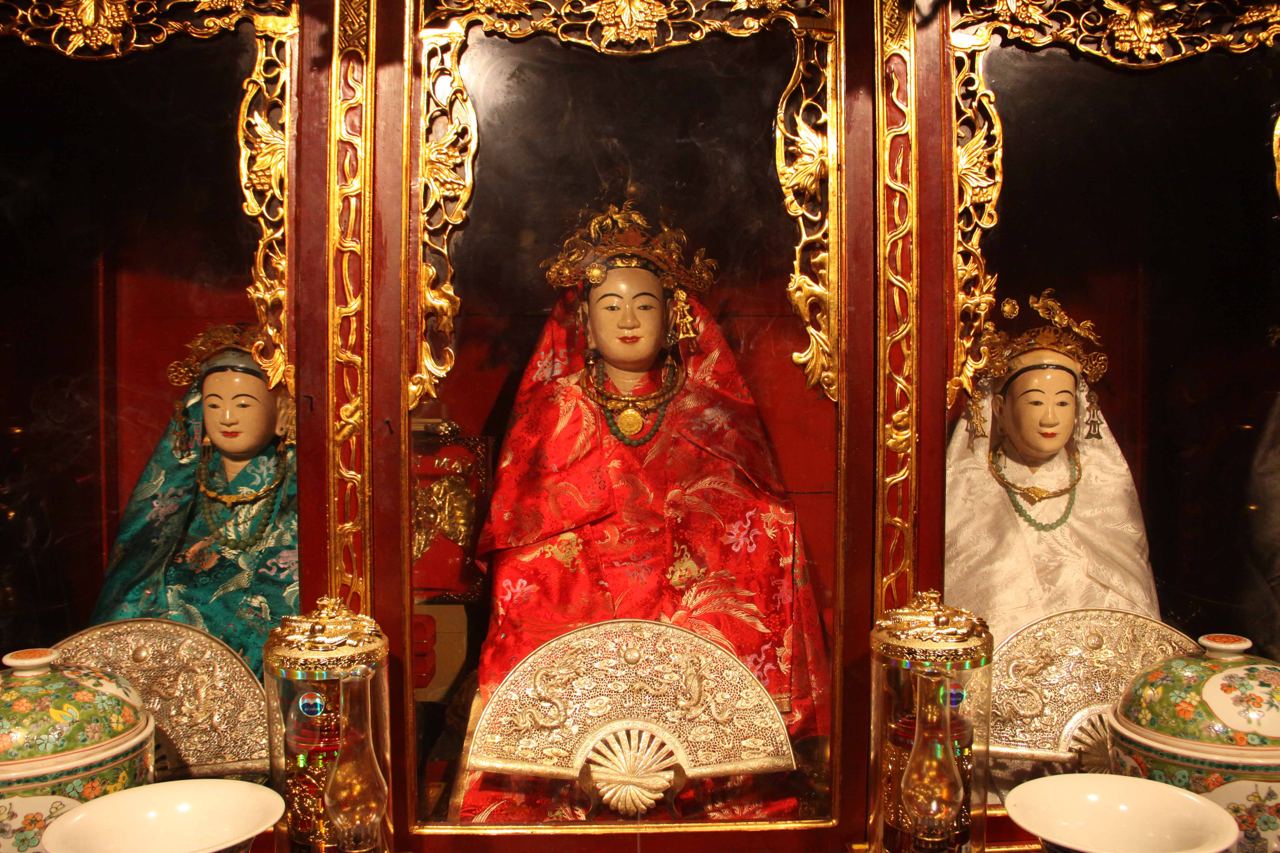 Tín ngưỡng thờ mẫu độc đáo của người Việt Tín ngưỡng thờ mẫu độc đáo của người Việt