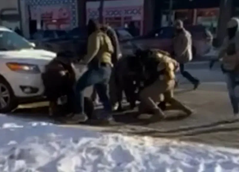 Ch&iacute;nh phủ Hoa Kỳ c&oacute; nguy cơ đ&oacute;ng cửa sau vụ xả s&uacute;ng ở Minneapolis