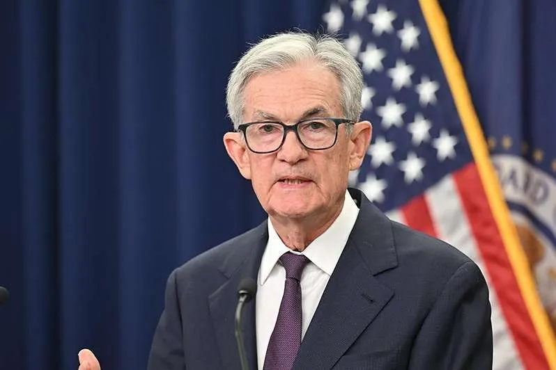 Fed chính thức cắt giảm lãi suất lần đầu tiên trong năm