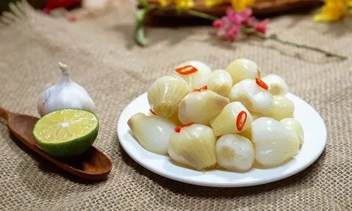 B&aacute;nh chưng, thịt mỡ, dưa h&agrave;nh: Ăn sao để kh&ocirc;ng qu&aacute; tải hệ ti&ecirc;u h&oacute;a?