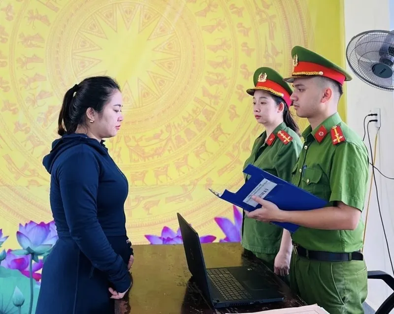 Việt Nam: Khởi tố 2 vụ án “tàng trữ hàng cấm” và “đánh bạc” tại Hà Tĩnh