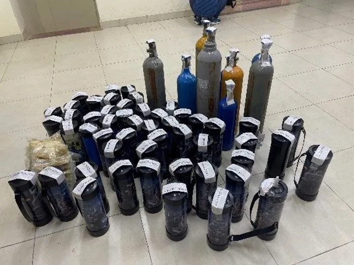 Bắt giữ 18 người li&ecirc;n quan qu&aacute;n karaoke cung cấp b&oacute;ng cười, m&uacute;a lửa