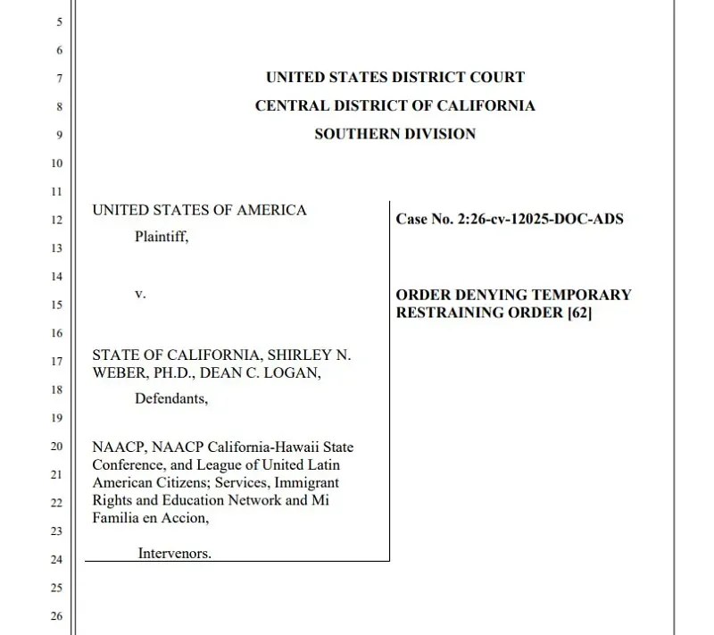 Thẩm ph&aacute;n li&ecirc;n bang b&aacute;c bỏ y&ecirc;u cầu t&aacute;ch ri&ecirc;ng 20.000 phiếu bầu tại California