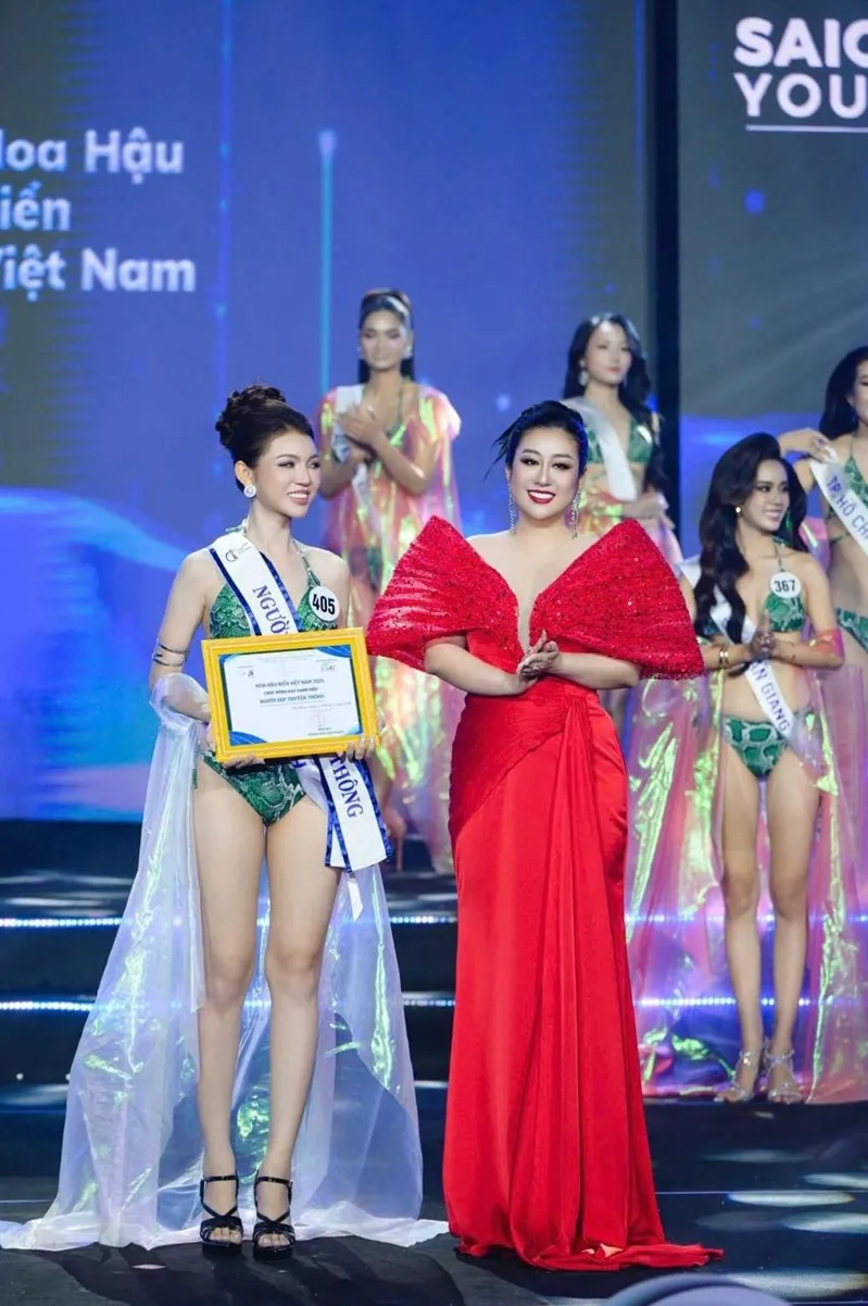 &Aacute; hậu 3 Ng&ocirc; Bảo Tr&acirc;n: Nhan sắc đằm thắm tại Hoa hậu Biển Việt Nam 2025