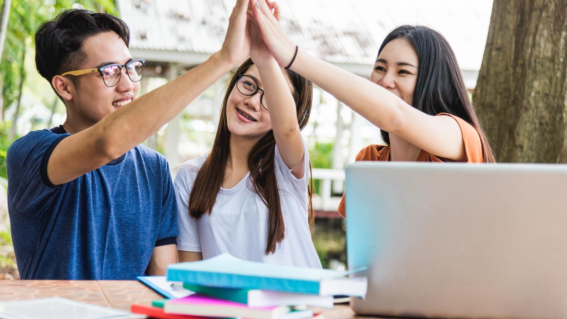 anh-trao-10-suat-hoc-bong-tong-tri-gia-18-ty-cho-hoc-sinh-viet-nam-3.jpeg Anh trao 10 suất học bổng tổng trị giá 18 tỷ cho học sinh Việt Nam