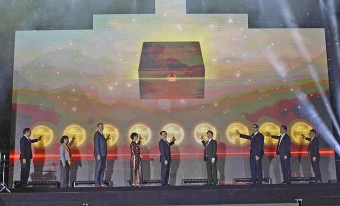 Nhieu-hoat-dong-trai-nghiem-dac-sac-tai-Festival-Ha-Noi-2025-1.webp Nhiều hoạt động trải nghiệm đặc sắc tại Festival Thu Hà Nội 2025