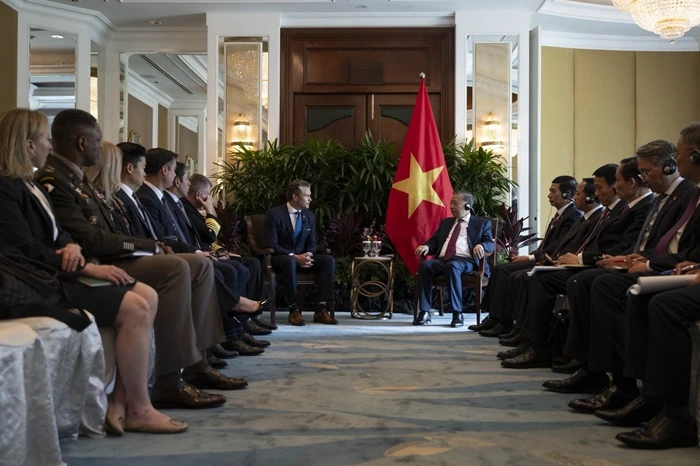 tong-bi-thu-chu-tich-nuoc-to-lam-tiep-lanh-dao-quoc-phong-cac-nuoc-2.webp Tổng Bí thư, Chủ tịch nước Tô Lâm tiếp lãnh đạo quốc phòng các nước