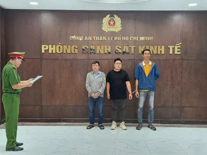 Khởi tố vụ trục lợi tại Trung t&acirc;m hỏa t&aacute;ng B&igrave;nh Hưng H&ograve;a thời dịch Covid-19