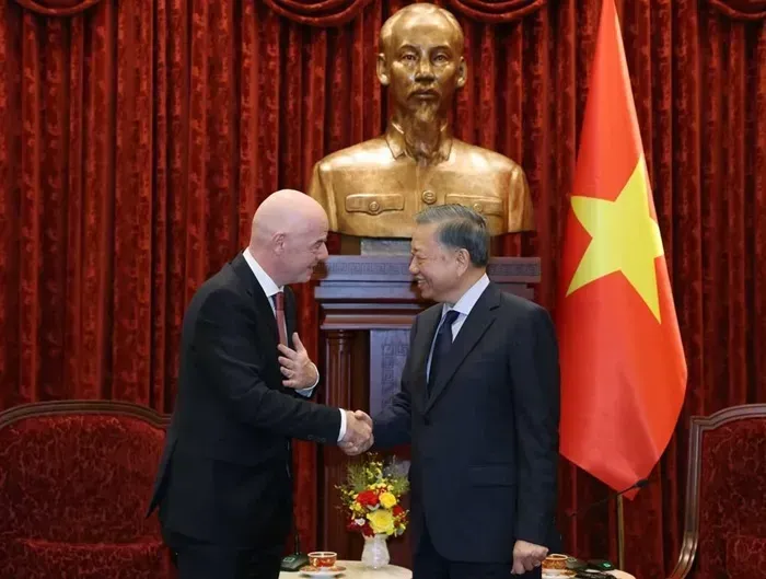 Việt Nam đề nghị FIFA hỗ trợ đăng cai các giải đấu lớn 
