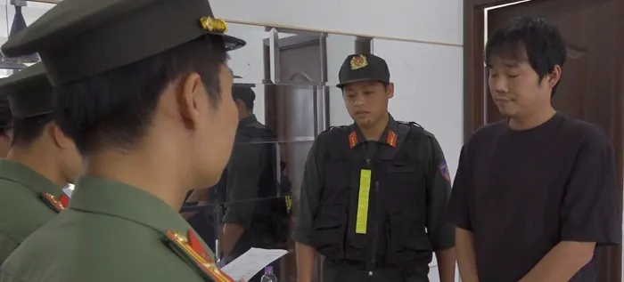 trum-lua-dao-bi-interpol-truy-na-sa-luoi-tai-viet-nam-1_11zon.webp Trùm lừa đảo bị Interpol truy nã sa lưới tại Việt Nam