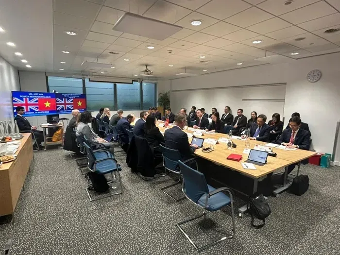 Việt Nam tăng tốc xử l&yacute; người nhập cảnh tr&aacute;i ph&eacute;p tại Anh