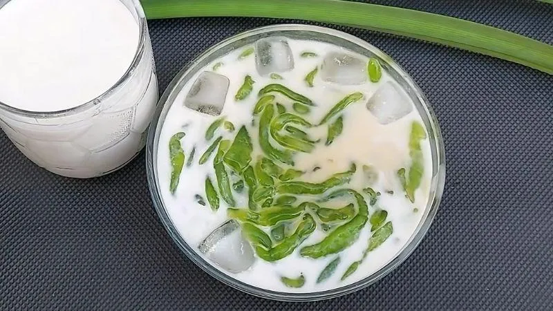 B&aacute;nh lọt - M&oacute;n tr&aacute;ng miệng m&aacute;t lạnh cho ng&agrave;y nắng n&oacute;ng