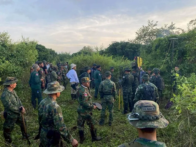 Th&aacute;i Lan x&acirc;y dựng h&agrave;ng r&agrave;o an ninh dọc bi&ecirc;n giới với Campuchia 