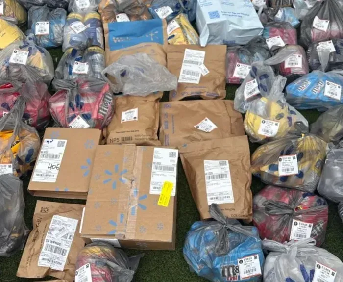Hoa Kỳ: Bắt 6 nghi phạm gian lận, tuồn h&agrave;ng ngh&igrave;n đơn h&agrave;ng Walmart về Việt Nam