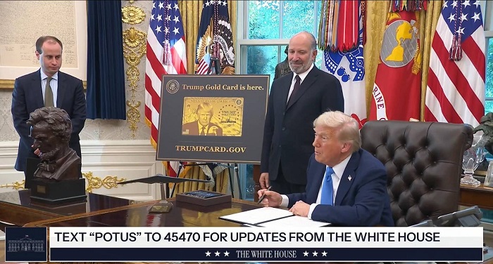 Trump mở chương trình cấp thẻ xanh cho cá nhân đóng góp 1 triệu USD