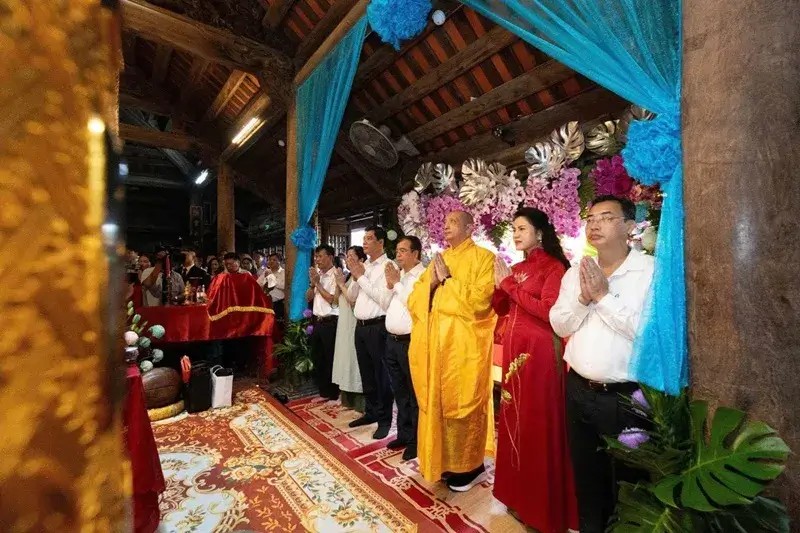 Linh thiêng Lễ cáo yết mở đầu Lễ hội mùa thu Côn Sơn - Kiếp Bạc 2025