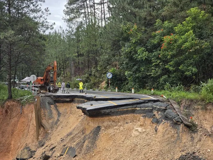 Lâm Đồng công bố tình trạng khẩn cấp tại đèo Mimosa