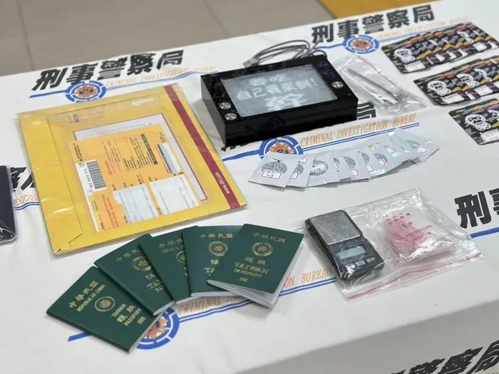 Đ&agrave;i Loan cảnh b&aacute;o nghi&ecirc;m cấm mua b&aacute;n hộ chiếu