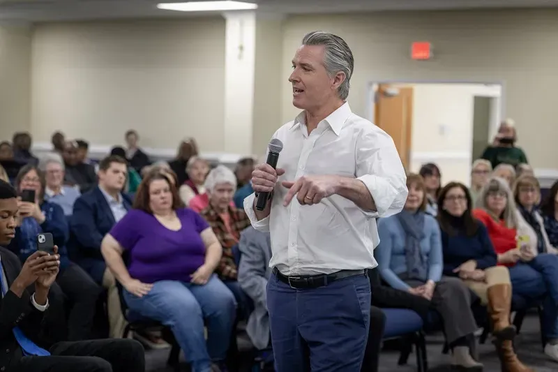 california-truy-to-21-nguoi-trong-vu-gian-lan-y-te-quy-mo-lon-1.webp California truy tố 21 người trong vụ gian lận y tế quy mô lớn