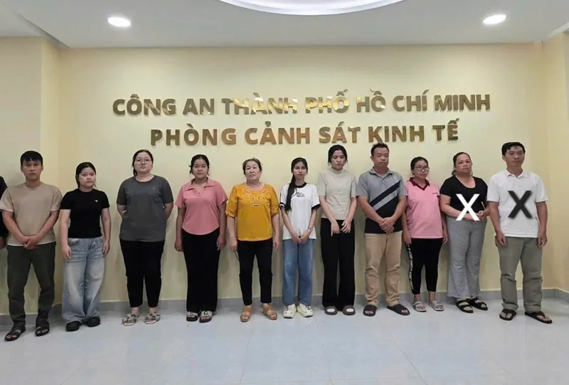 Việt Nam: Triệt phá đường dây sản xuất nước hoa giả Chanel, Dior