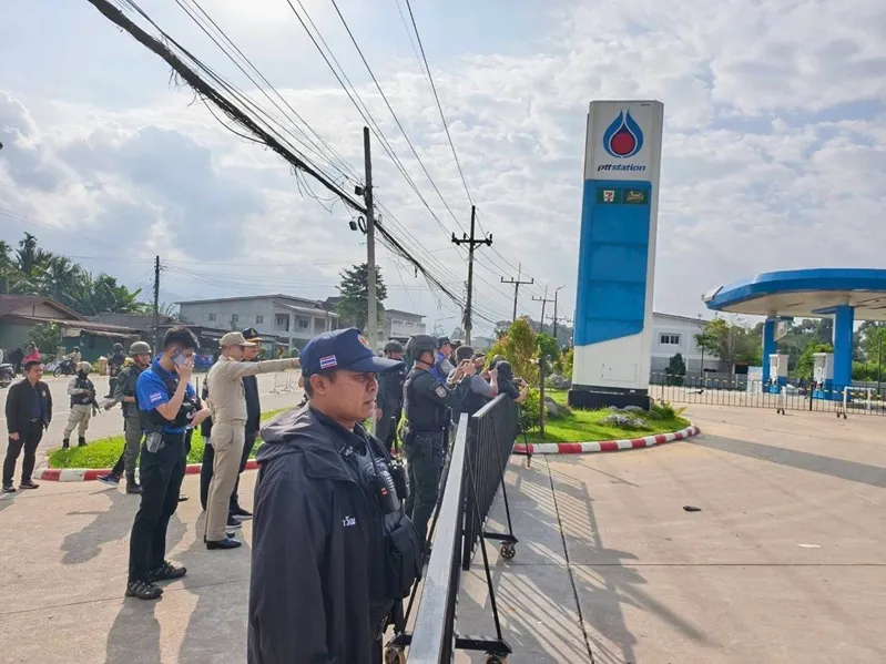 Th&aacute;i Lan dậy s&oacute;ng bởi vụ đ&aacute;nh bom đồng loạt 11 trạm xăng