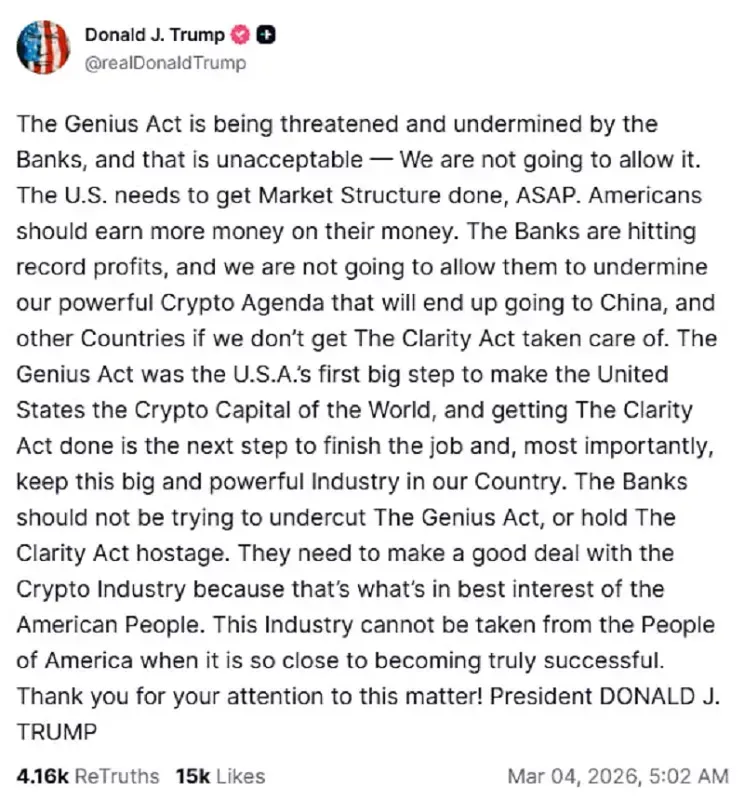 Trump ủng hộ c&aacute;c c&ocirc;ng ty tiền điện tử trong cuộc chiến với ng&acirc;n h&agrave;ng