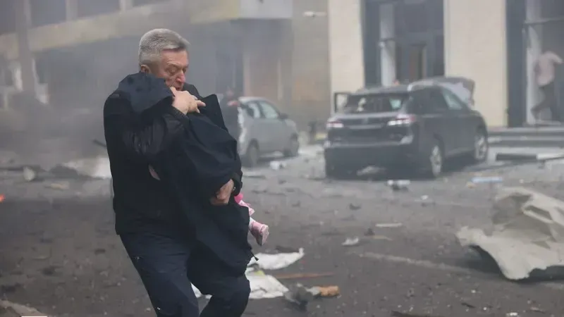 Nga tấn công Ukraine sau khi cuộc gặp Trump - Putin bị tạm hoãn