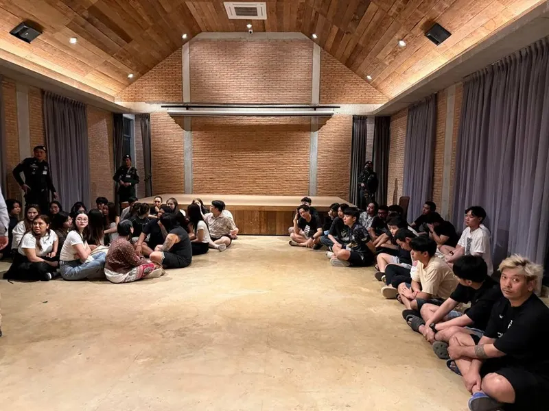 campuchia-dot-kich-o-lua-dao-bat-giu-75-cong-dan-thai-lan-2_11zon.webp Campuchia đột kích ổ lừa đảo bắt giữ 75 công dân Thái Lan