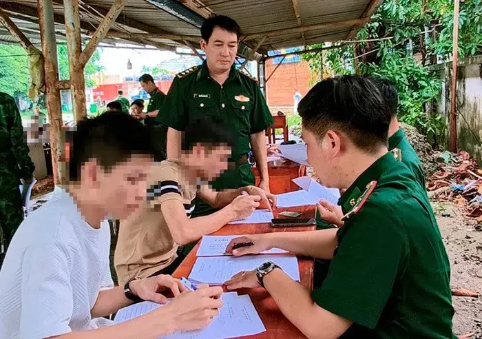 Việt Nam tiếp nhận 45 công dân bị lừa đảo sang Campuchia làm việc