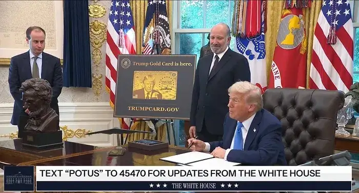 Trump mở chương trình cấp thẻ xanh cho cá nhân đóng góp 1 triệu USD