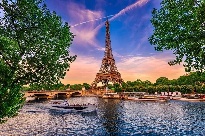 Pháp ngăn âm mưu đánh bom gần trụ sở Ngân hàng Hoa Kỳ tại Paris Pháp ngăn âm mưu đánh bom gần trụ sở Ngân hàng Hoa Kỳ tại Paris