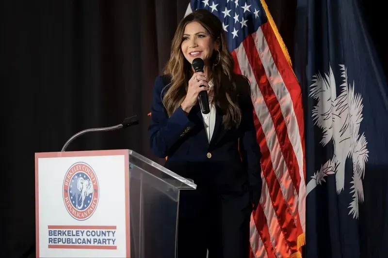 DHS mua thêm máy bay Boeing để trục xuất người nhập cư trái phép DHS mua thêm máy bay Boeing để trục xuất người nhập cư trái phép