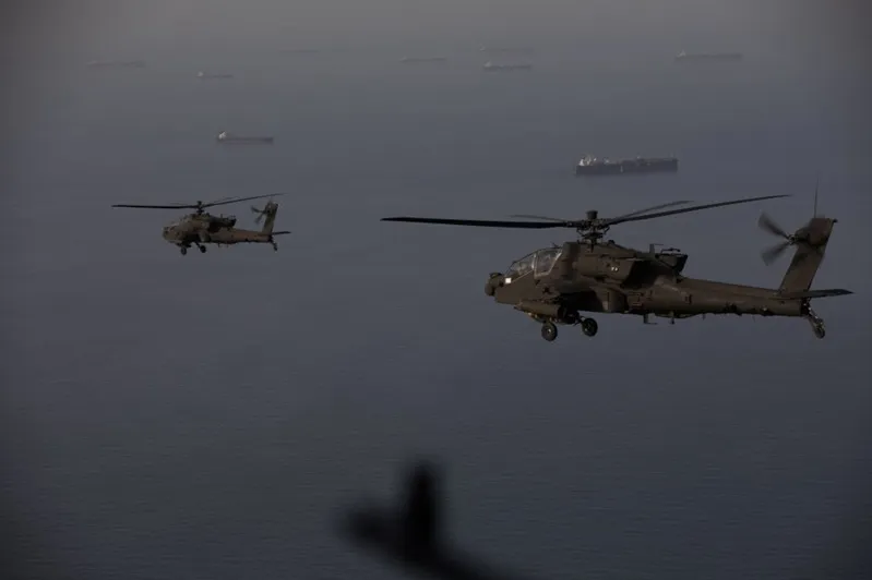Hoa Kỳ không kích Iran, trả đũa vụ trực thăng Apache bị bắn hạ