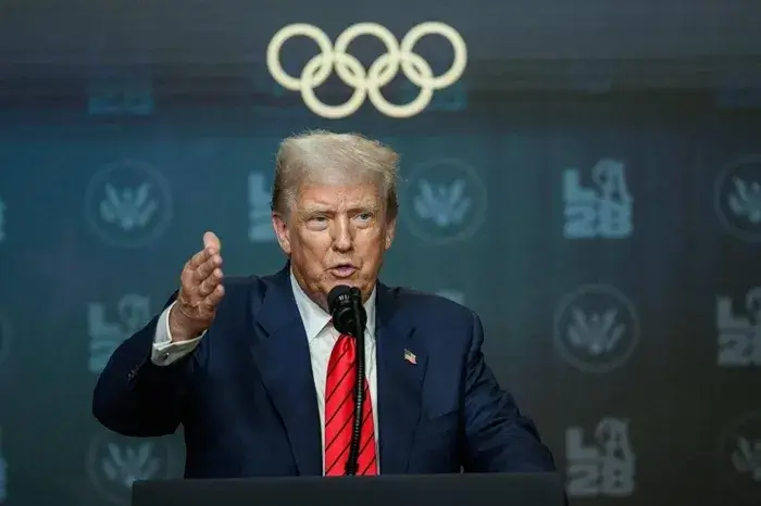 Trump cảnh báo công ty ngoại sau vụ bắt giữ 300 lao động Hàn