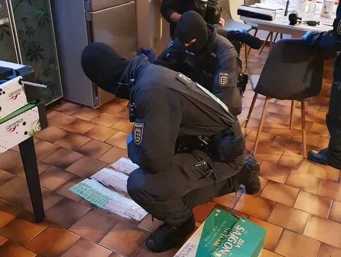 Ch&acirc;u &Acirc;u triệt ph&aacute; đường d&acirc;y bu&ocirc;n người từ Việt Nam sang Anh