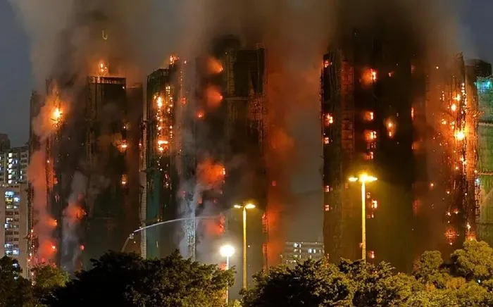 chung-cu-o-hong-kong-chay-du-doi-khien-it-nhat-44-nguoi-chet-1_11zon.webp Chung cư ở Hong Kong cháy dữ dội khiến ít nhất 44 người chết