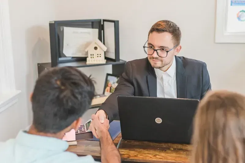 Hoa Kỳ: Người bán nhà đồng loạt rút lui khỏi thị trường Hoa Kỳ: Người bán nhà đồng loạt rút lui khỏi thị trường