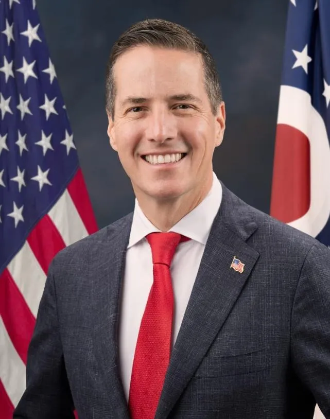 Dự luật Hoa Kỳ mới yêu cầu công dân chỉ được giữ một quốc tịch Dự luật Hoa Kỳ mới yêu cầu công dân chỉ được giữ một quốc tịch