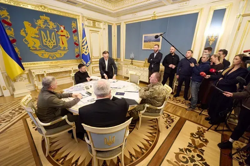 nga-tan-cong-ukraine-giua-luc-co-van-zelenskiy-toi-hoa-ky-2.webp Nga tấn công Ukraine giữa lúc cố vấn Zelenskyy tới Hoa Kỳ