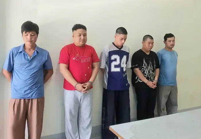 Công an Nghệ An phá đường dây làm giả bằng cấp, sổ đỏ qua mạng 