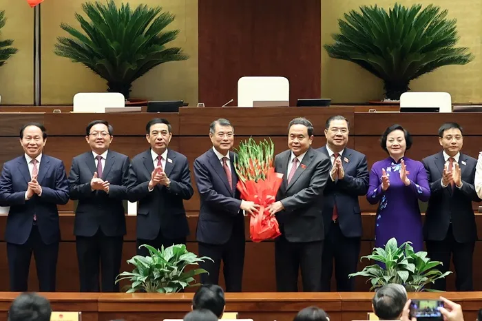 dai-tuong-phan-van-giang-duoc-bau-lam-pho-thu-tuong-chinh-phu-2.webp Đại tướng Phan Văn Giang được bầu làm Phó Thủ tướng Chính phủ