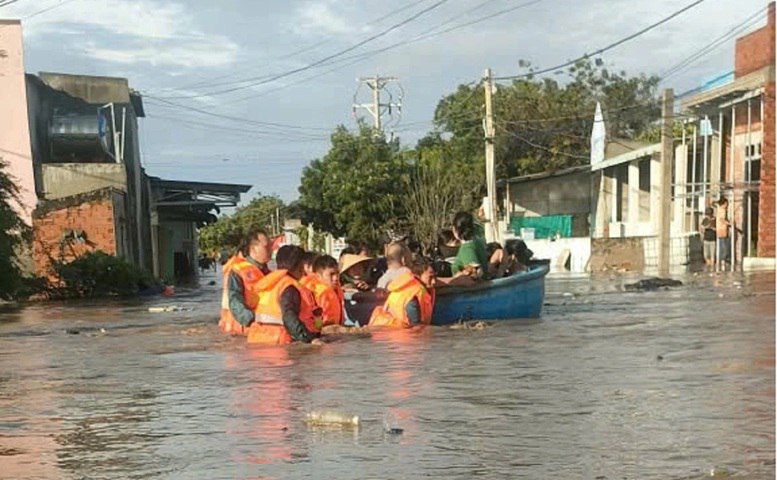 lam-dong-tiep-tuc-ngap-lut-sat-lo-sau-dem-mua-lon-2.jpg Lâm Đồng tiếp tục ngập lụt, sạt lở sau đêm mưa lớn