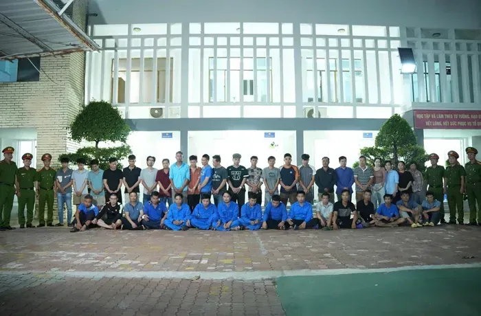 triet-pha-duong-day-mua-ban-hon-2,4-tan-xyanua-tu-campuchia-ve-viet-nam-2.webp Triệt phá đường dây mua bán hơn 2,4 tấn xyanua từ Campuchia về Việt Nam