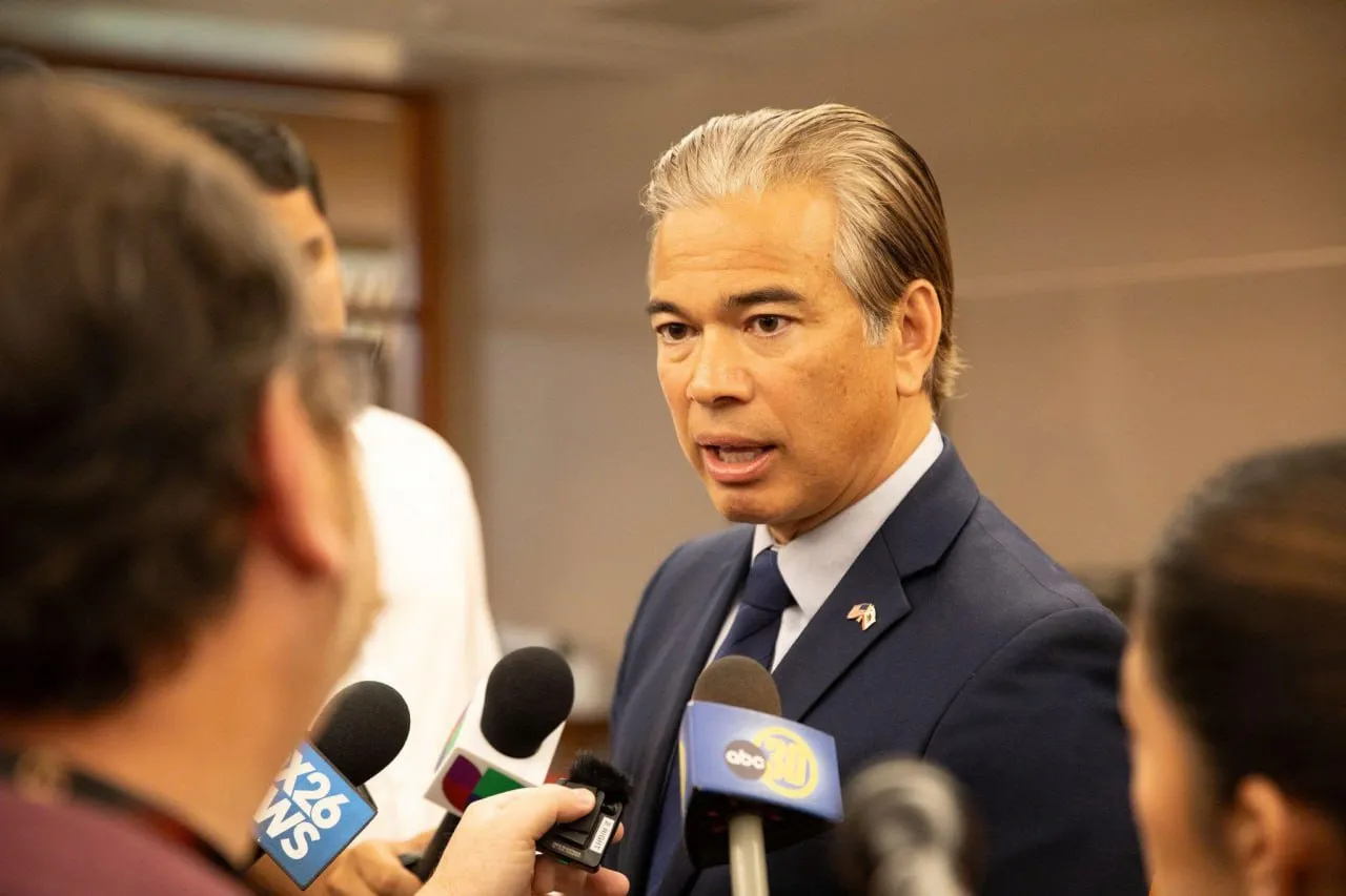 California dẫn đầu khởi kiện chống chính quyền Trump chia sẻ dữ liệu y tế cho ICE