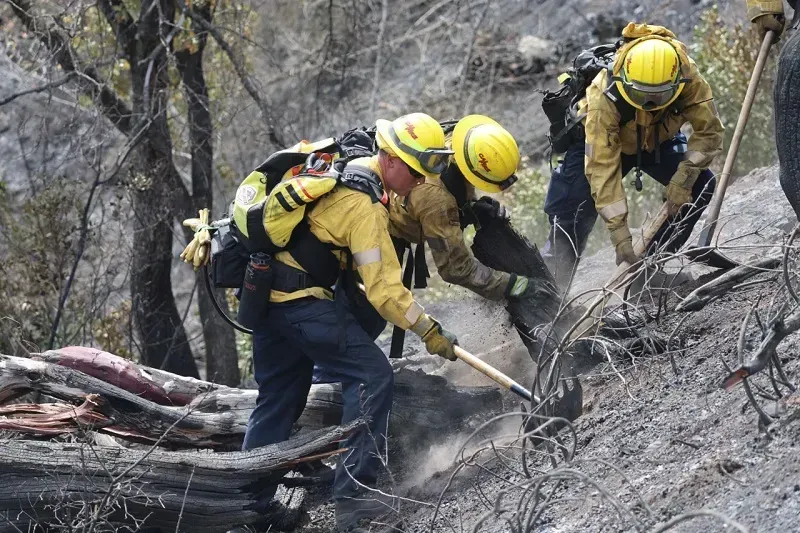 California ban bố t&igrave;nh trạng khẩn cấp do b&atilde;o m&ugrave;a Đ&ocirc;ng dữ dội