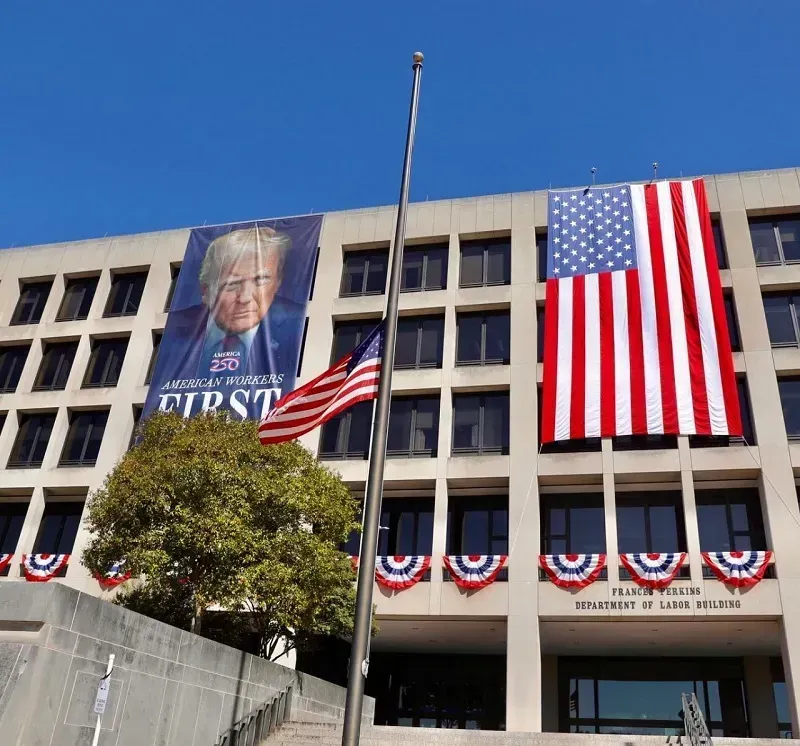 Công đoàn lao động lớn ở Hoa Kỳ kêu gọi ngừng đóng cửa Chính phủ Công đoàn lao động lớn ở Hoa Kỳ kêu gọi ngừng đóng cửa Chính phủ