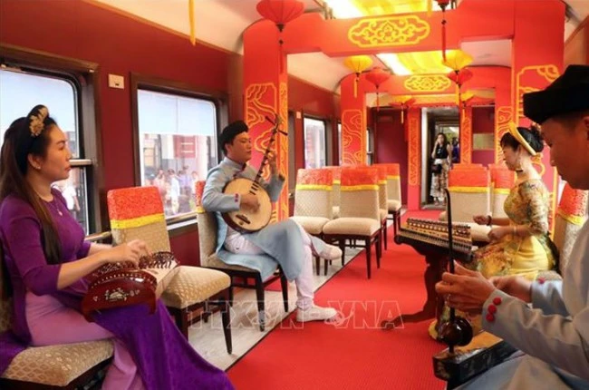 Hò Huế - Tấm gương phản chiếu một nền văn hóa lâu đời